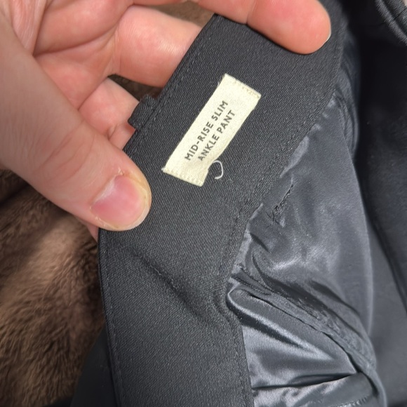 Madewell Mid-Rise Slim Ankle Pant in True Black - Picture 12 of 13